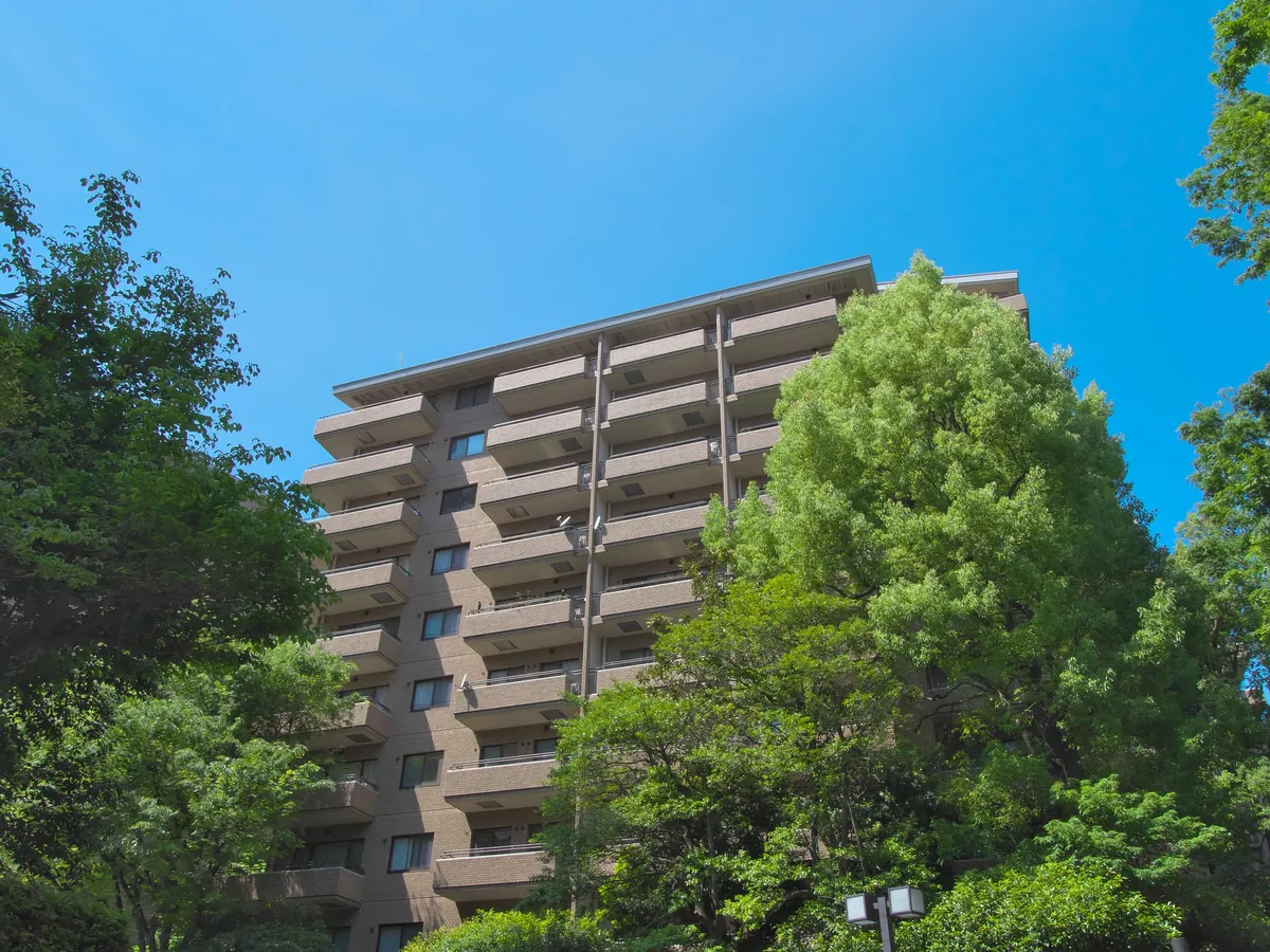 マンションは何階が売れやすい？階数別の価格差と高く売るコツを解説の画像